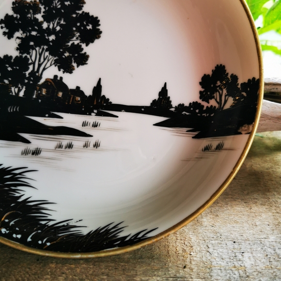 Hand-painted Nippon Black and White and Gold Ceramic Dish - Picture 3 of 13